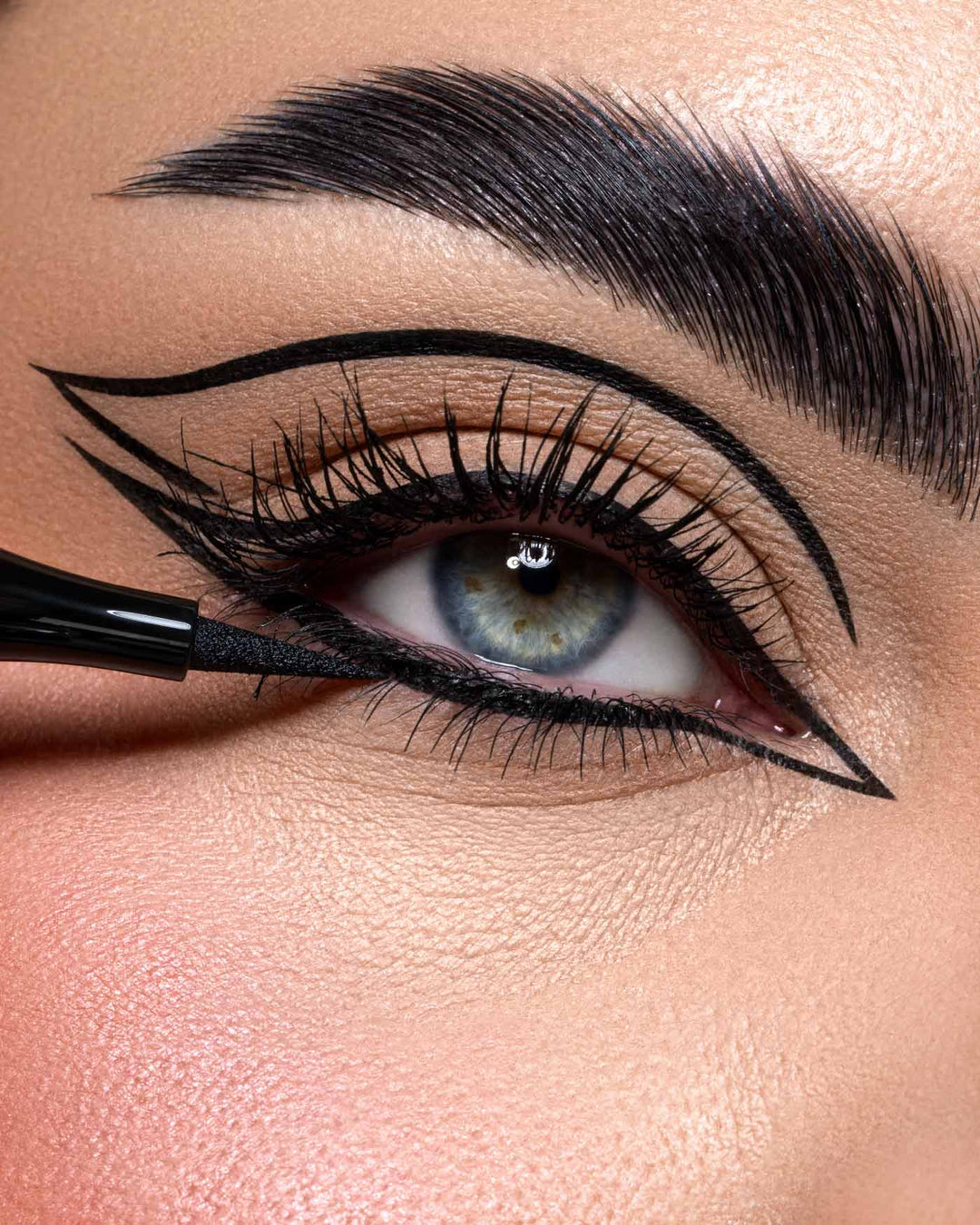 Astra Make Up 12H Pen Eyeliner