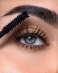 Astra THE UNIVERSAL VOLUME MASCARA WATERPROOF - Mascara Volumizzante Resistente all'Acqua