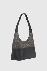 VERDE FASHION | Borsa a spalla mezzaluna con stampa logo